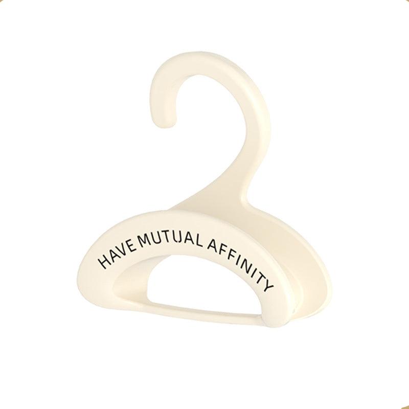 Smarte kroker for å henge opp posene dine uten å skade dem